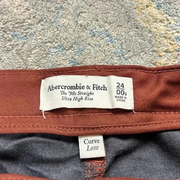 Abercrombie Curve Love Vegan Leather 90s Straight Pant - Picture 3 of 5